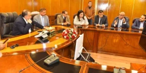 محافظ أسيوط يناقش مع المجلس التصديري آليات تعزيز صادرات النباتات الطبية والعطرية