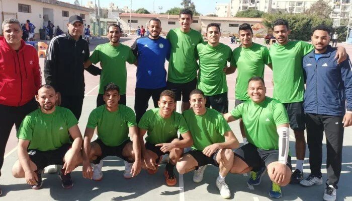 محافظ أسيوط يُهنئ فريق اليد بتحقيق المركز الثالث بدوري مراكز الشباب بالإسكندرية