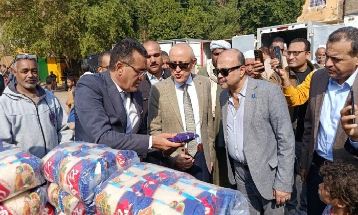 محافظ الأقصر يفتتح سوق اليوم الواحد ببندر الأقصر رقم 45 ويتفقد جهاز حماية المستهلك
