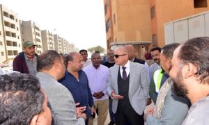 محافظ الأقصر يتفقد مساكن الطود تمهيدًا لافتتاحها خلال الاحتفالات بعيد الأقصر القومي