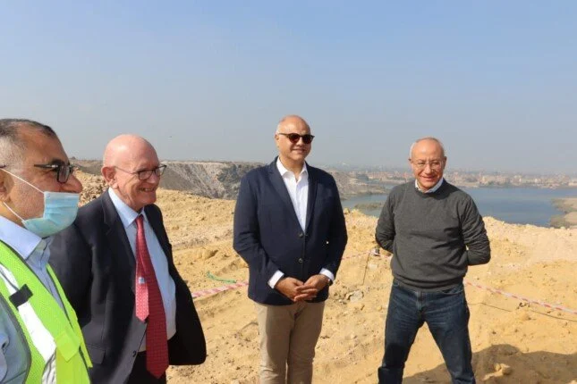 وداعاً للروائح الكريهة: محافظ القليوبية ووفد دولي يبحثان الغلق النهائي لمدفن أبو زعبل