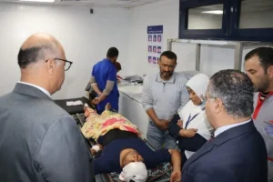 محافظ القليوبية يزور مصابي انهيار الشدة الخشبية بكفر الجزار