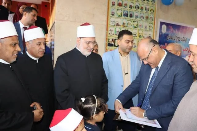 محافظ القليوبية يستقبل وكيل الأزهر الشريف في معهد طوخ الابتدائي النموذجي