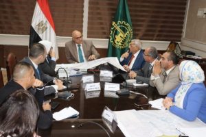 محافظ القليوبية يناقش الإنتهاء من إعداد المخطط التفصيلي لمنطقتي العكرشة الصناعية وأرض جمعية النصر بالخانكة