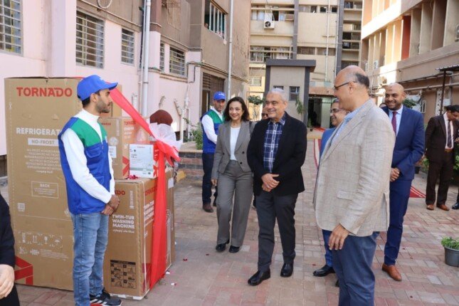محافظ القليوبية يُسلم 44 جهازا منزليا لعدد من بنات المحافظة المقبلات علي الزواج