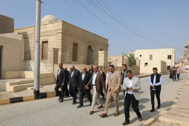 لجذب 30 مليون سائح.. تفاصيل لقاء محافظ المنيا مع منير غبور في جبل الطير لتطوير مسار العائلة المقدسة