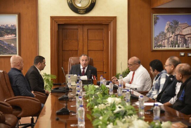 محافظ بورسعيد يناقش الإجراءات التنسيقية لبدء أعمال تطوير ورفع كفاءة فنار بورسعيد