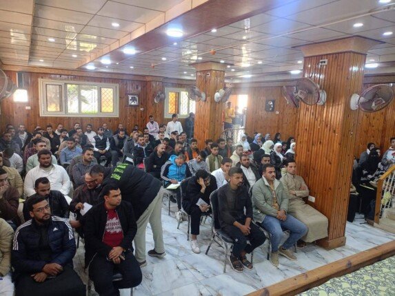 محافظ مطروح يتابع اختبارات تشغيل الشباب بالمنطقة الصناعية بالعلمين الجديدة وتوفير 500 فرصة عمل للشباب