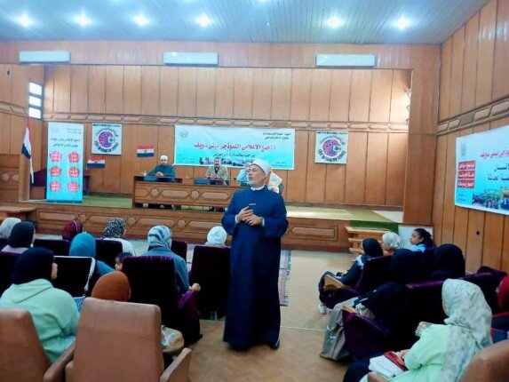 ضمن مبادرة صحح مفاهيمك.. مدير الأوقاف يلقي محاضرة بالمجمع الإعلامي ببني سويف