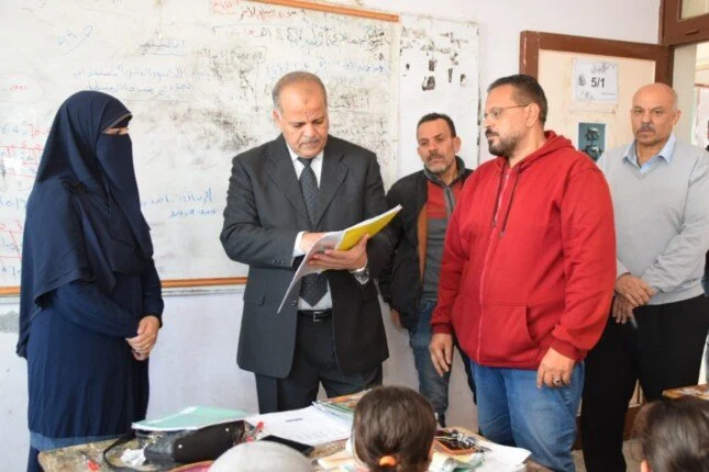مدير تعليم بورسعيد يتابع تنفيذ الخطط العلاجية وانضباط العملية التعليمية بشمال والزهور