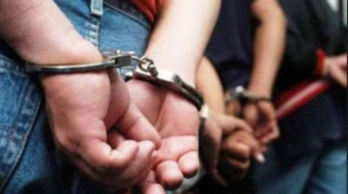 حبس موظف 15 يومًا على ذمة التحقيق بتهمة التعدي على 4 طلاب داخل مدرسة دولية بالإسكندرية