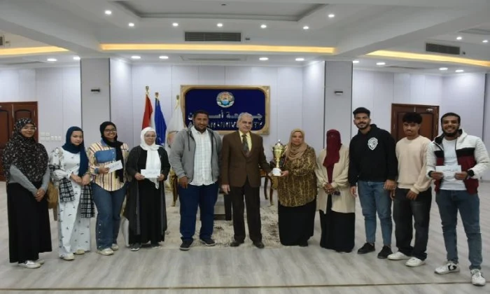 جامعة أسوان تعلن نتائج «كأس المعرفة» وفوز كلية العلوم بالمركز الأول