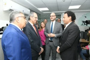وزير الاتصالات ومحافظ الدقهلية يتفقدان موقع تنفيذ شبكة الفايبر المعلق بالمنصورة