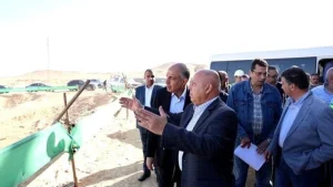 يخدم 6 محافظات.. وزير النقل يتابع تنفيذ الخط الثاني للقطار الكهربائي السريع بالمنيا